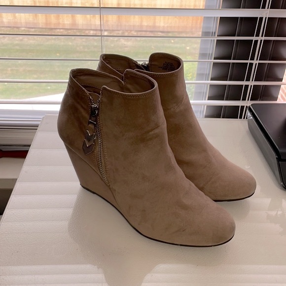 BCBG Paris Suede Taupe Wedge Bootie Size 9.5B - Picture 2 of 12